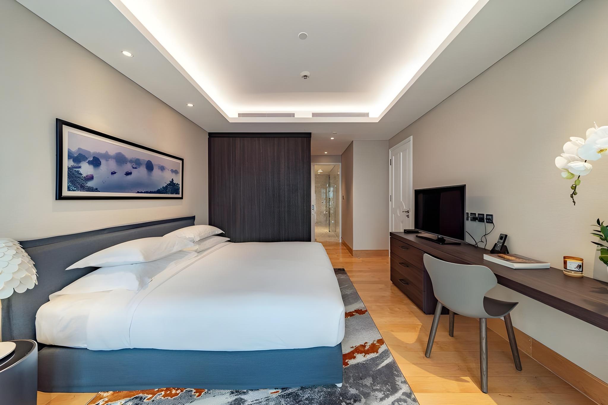 Grand, Suite, City View