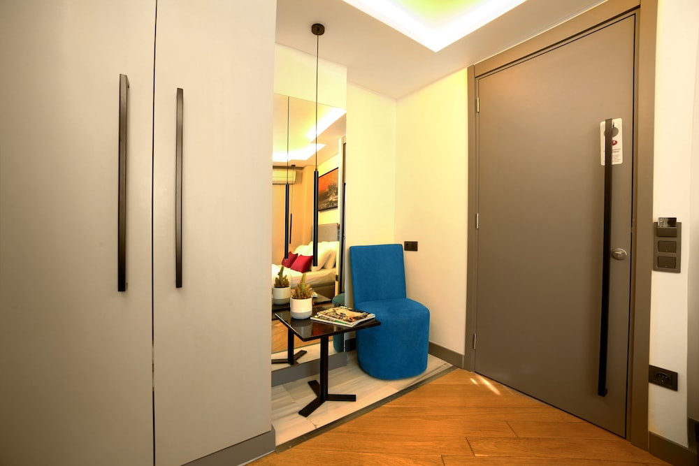 The Capital Suites 39/40