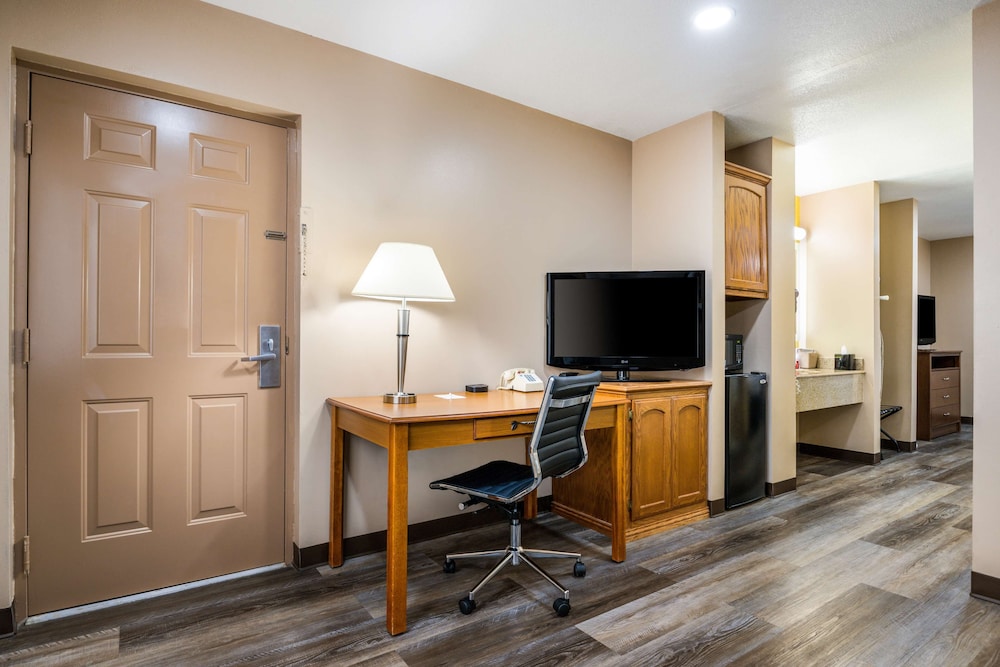 Surestay Plus Hotel By Best Western Poteau 32/36