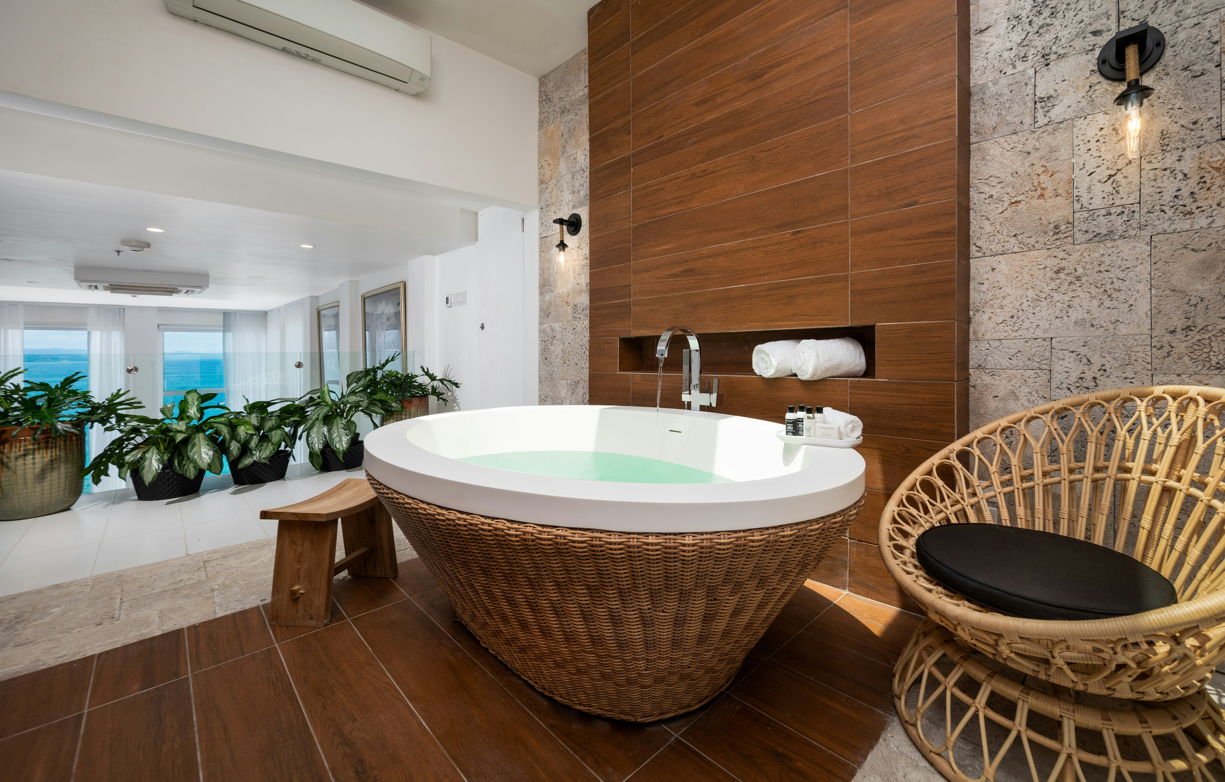 PRESIDENTIAL, SUITE, KING BED, OCEAN VIEW