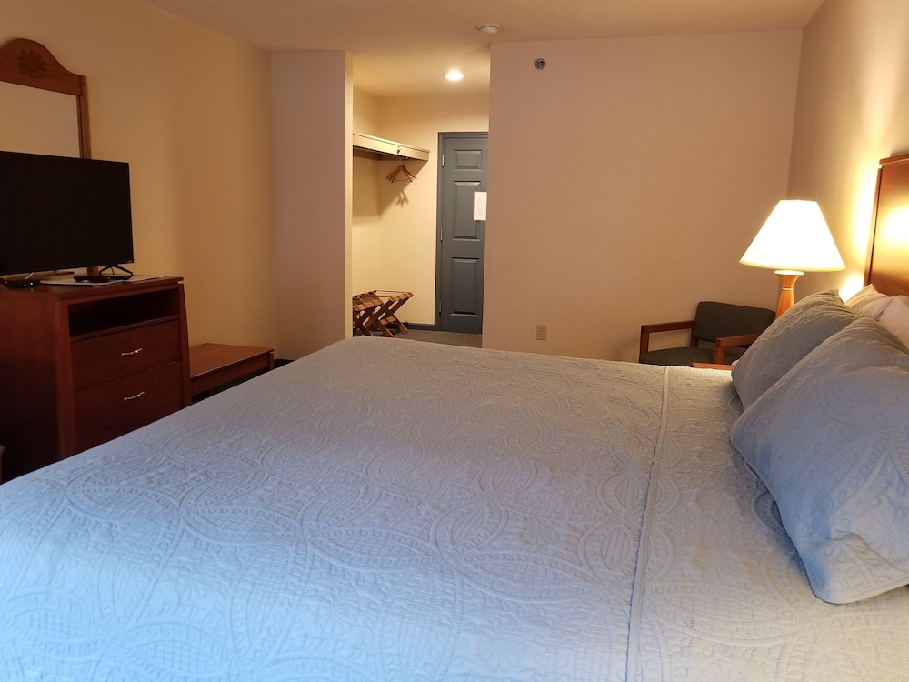 Nappanee Inn 12/31