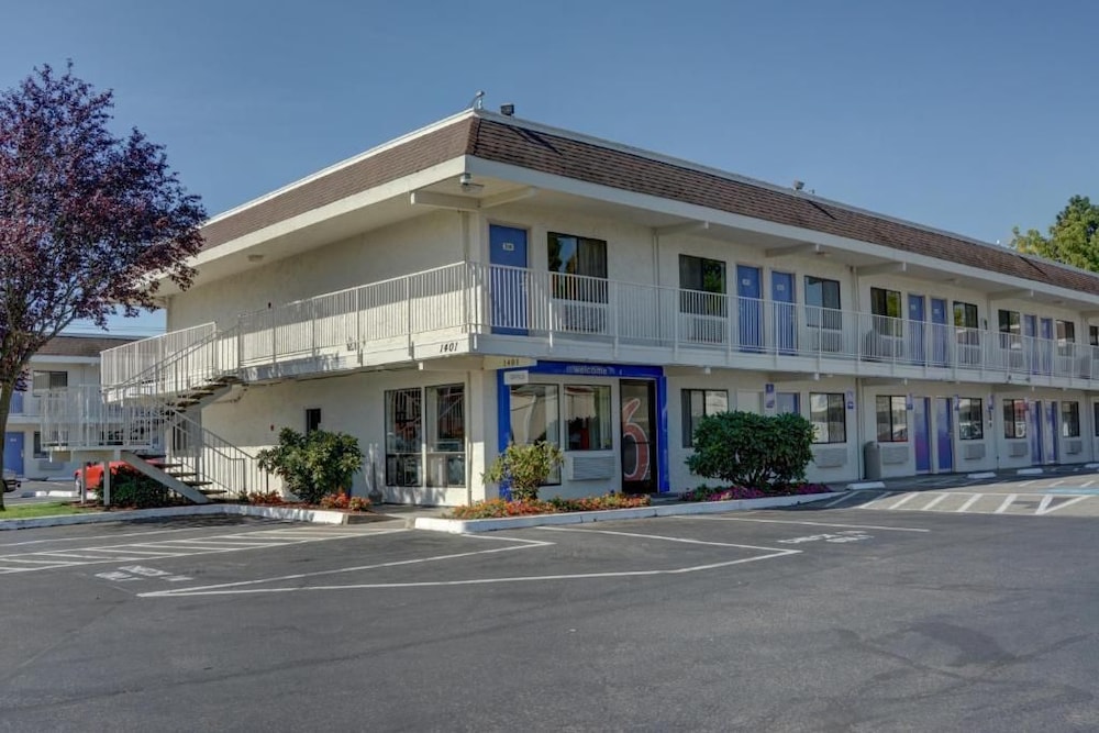 Motel6 Salem, OR 6/62