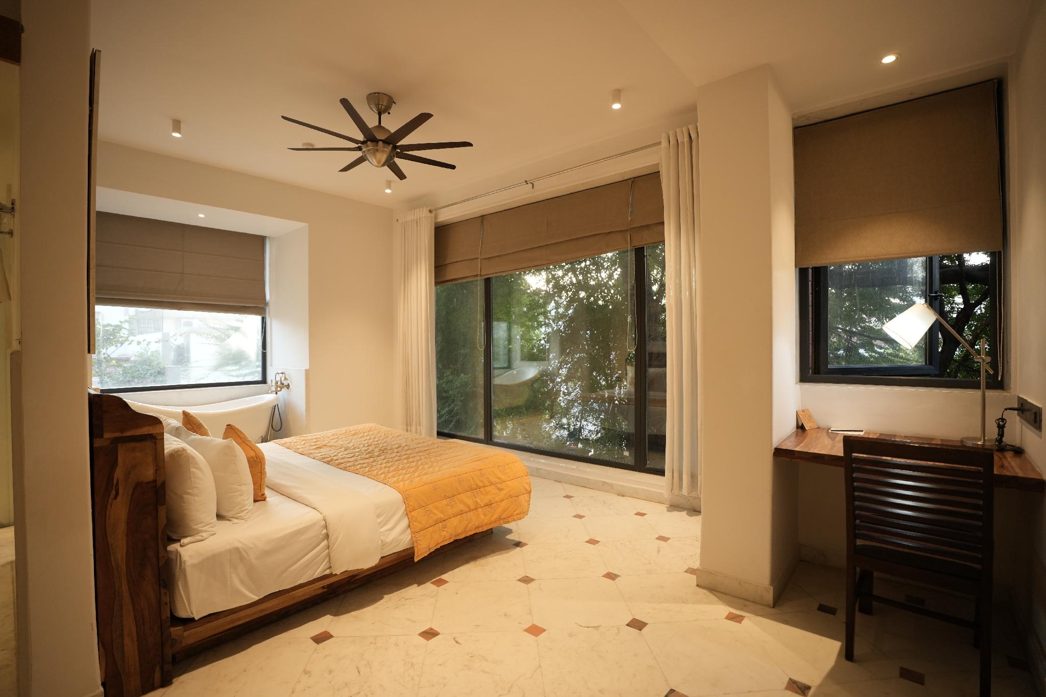 Royal, Nest, Suite