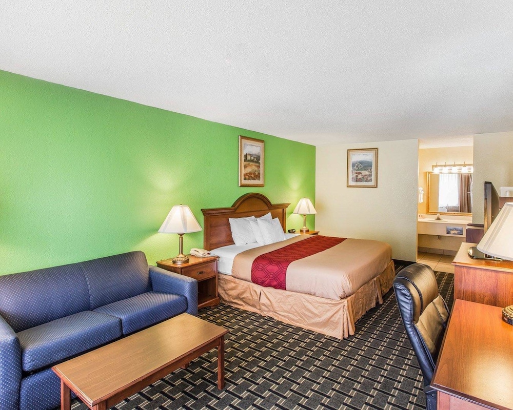 Travelers Inn Douglas By OYO US-441 28/37
