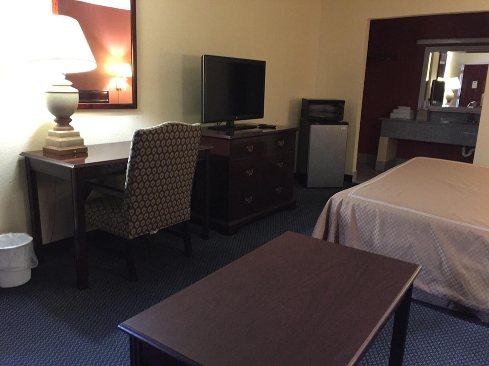 Executive Inn 41/45