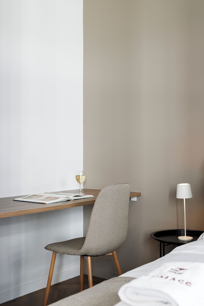 Ermass Modern Living Apartments 43/50