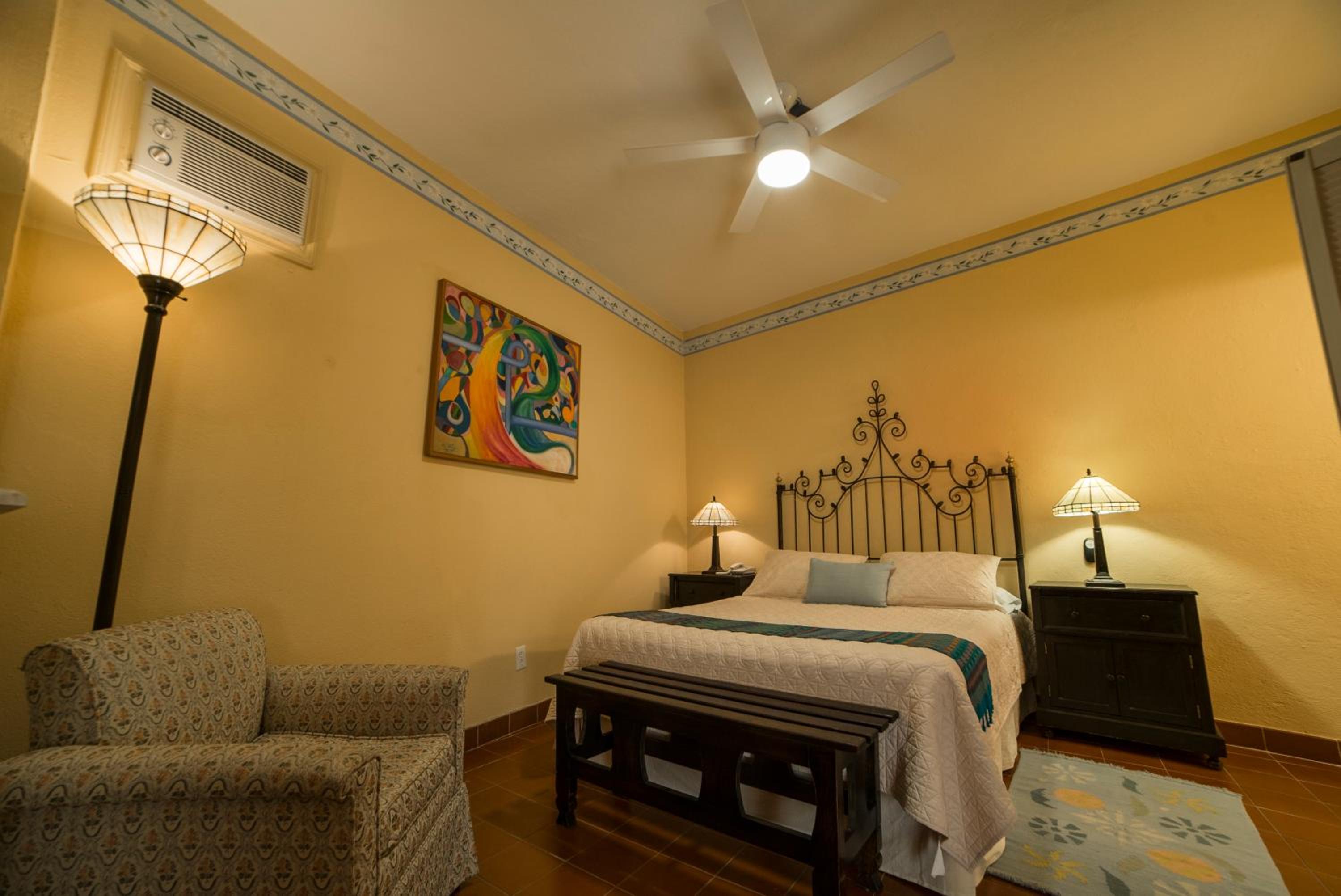 غرفة بسرير كوين، Villa Mirasol Hotel 6/6