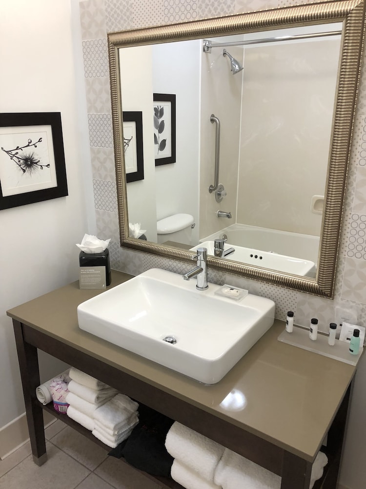 Country Inn & Suites by Radisson, San Jose International Airport, CA 10/30