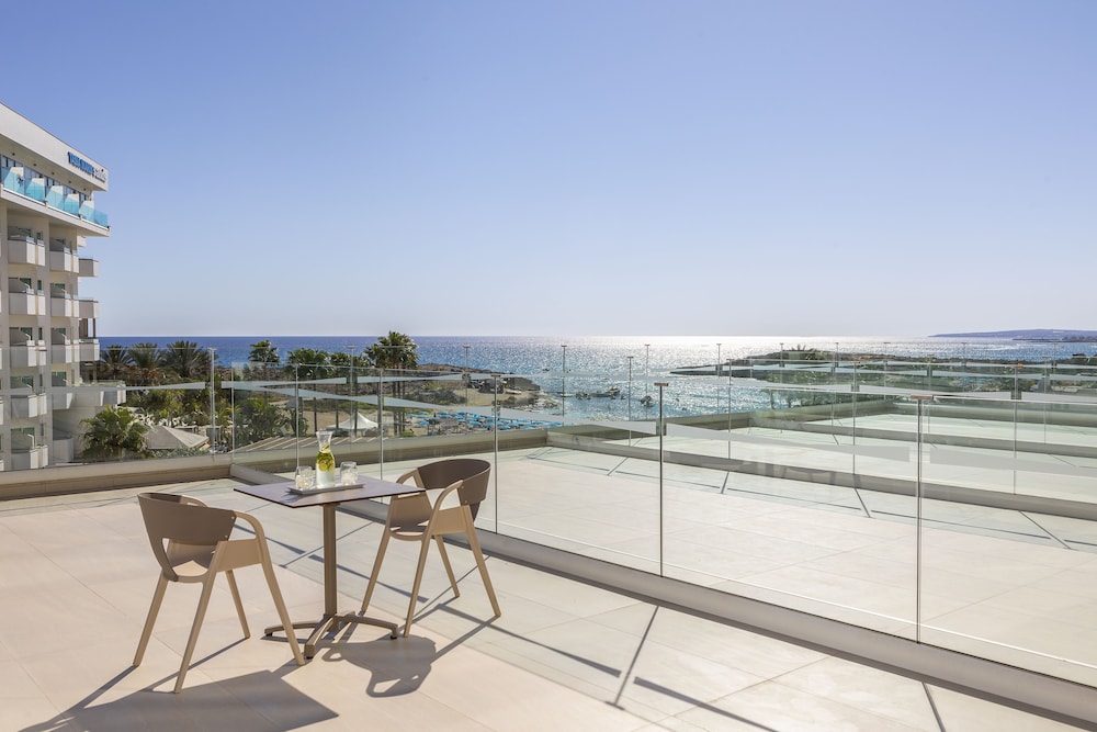 Chrysomare Beach Hotel & Resort 46/68