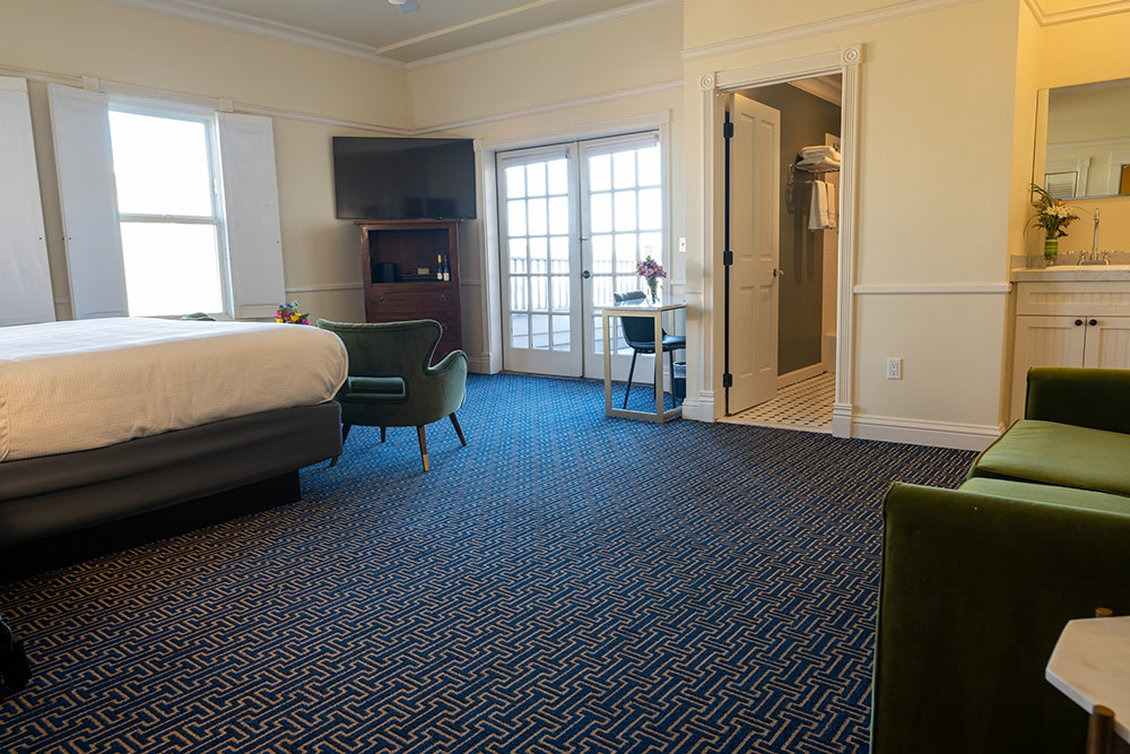Majestic Inn & Spa 35/80