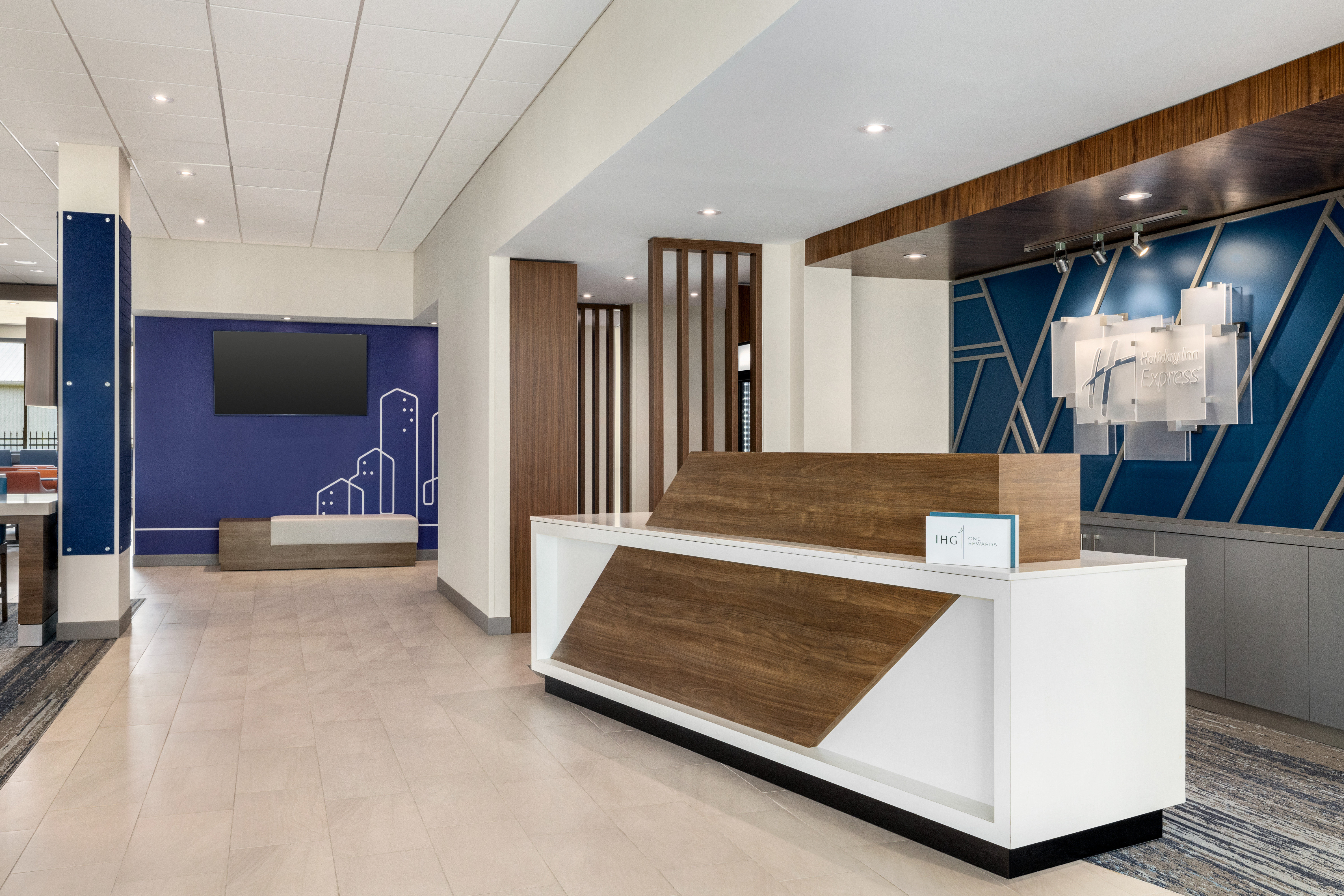 Holiday Inn Express STRATHROY 11/64