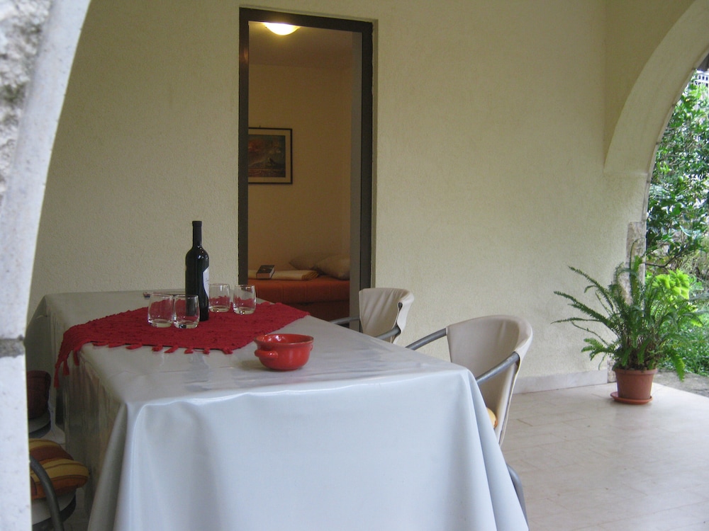 HOTEL APARTMENTS IVICA 12/50