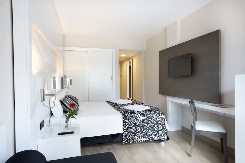 Mar Hotels Playa de Muro Suites 22/56