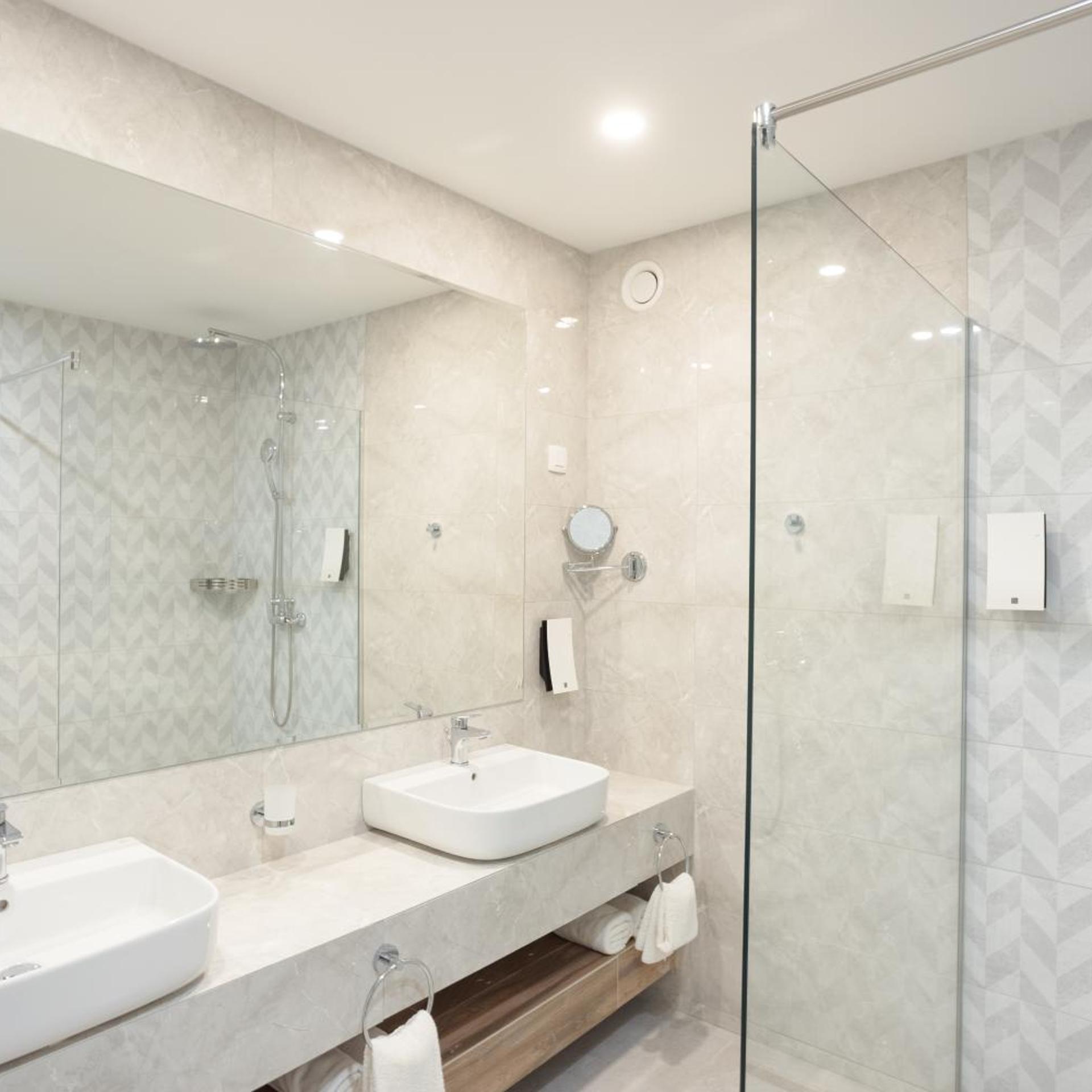 Premium Two Bedroom Swim Up Suite، Azul Beach Resort Montenegro By Karisma 4/6