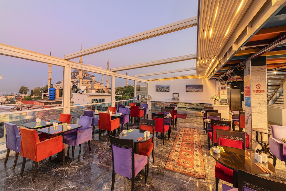 The Magnaura Palace Hotel 62/87