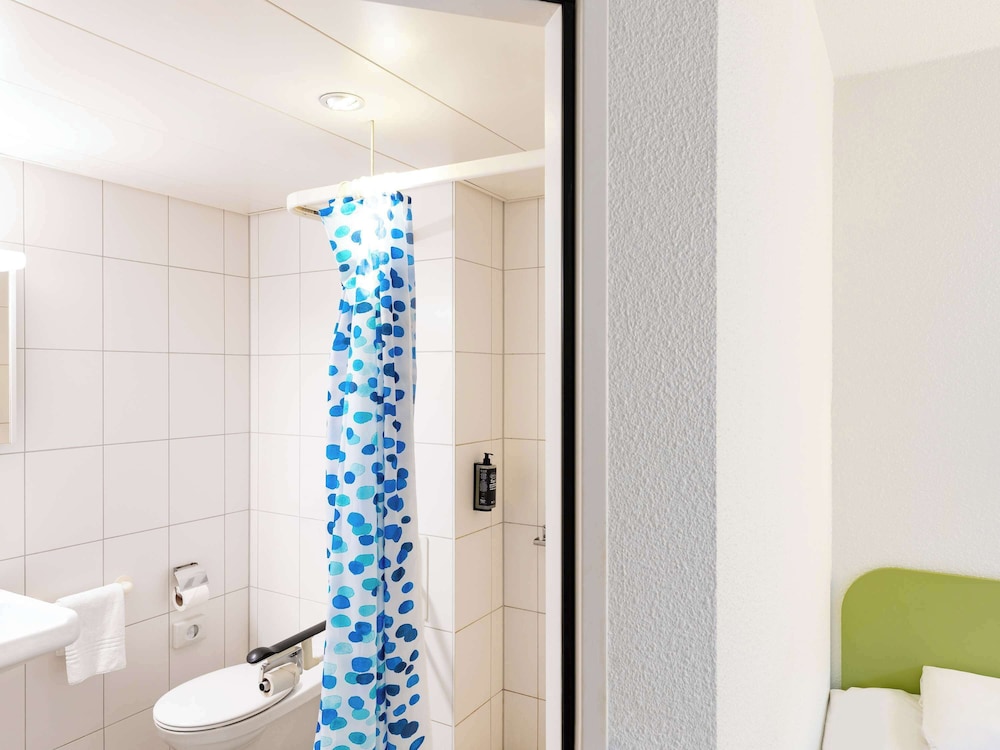 Ibis Budget Zurich City West 56/63