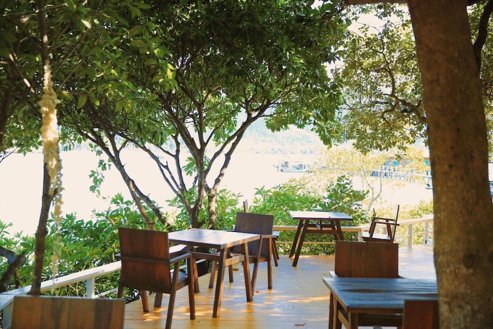 Resolution Resort 44/71