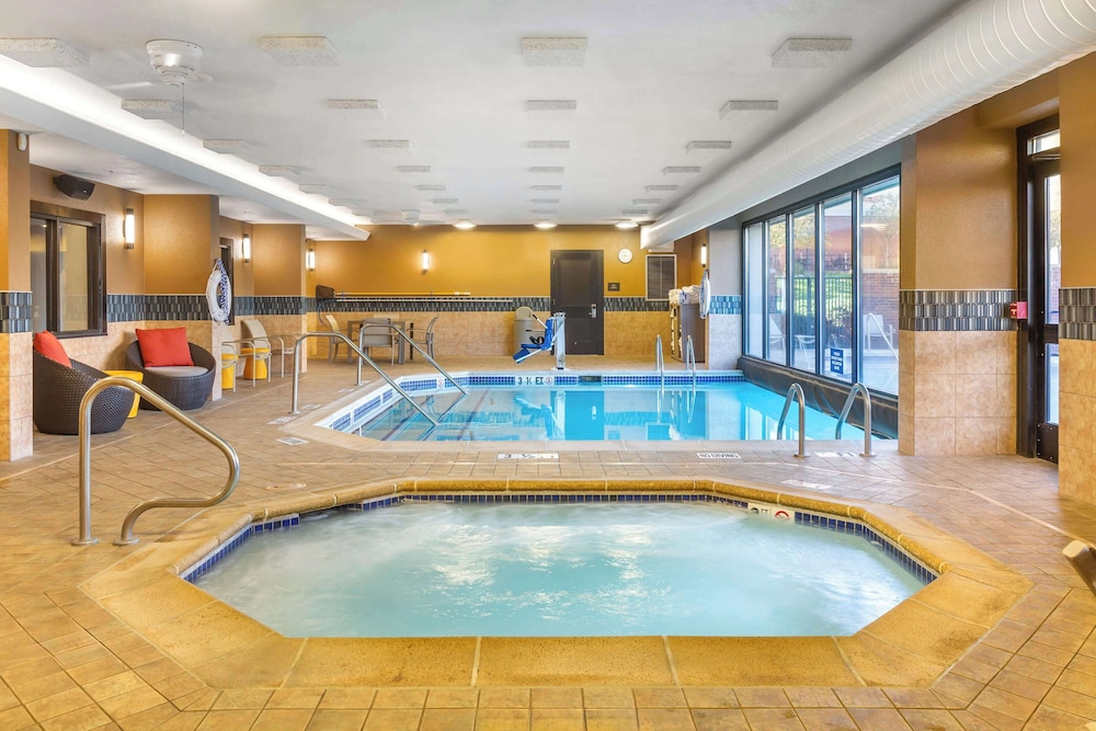 Drury Inn and Suites Southwest St. Louis 20/50