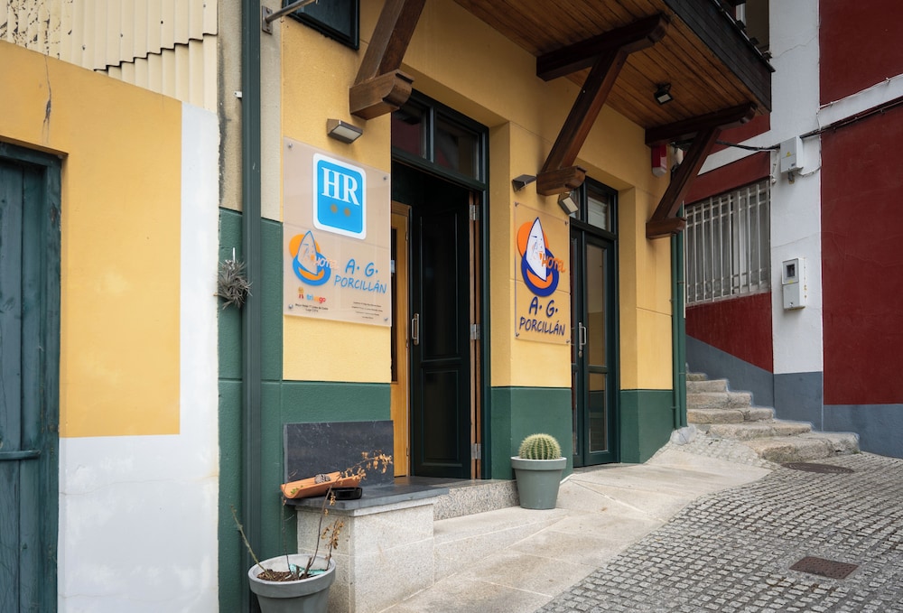Hotel A. G. Porcillan 39/46