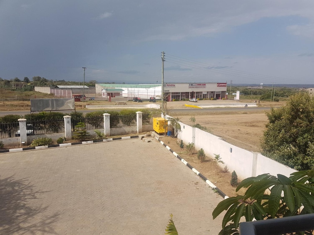 Mara Frontier Hotel 35/36