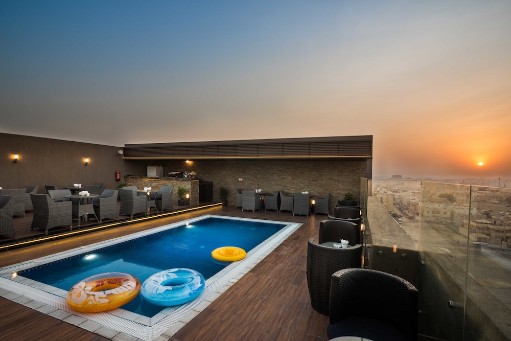 نافيتي ورويك الدمام(Naviti Warwick Dammam) 17/40