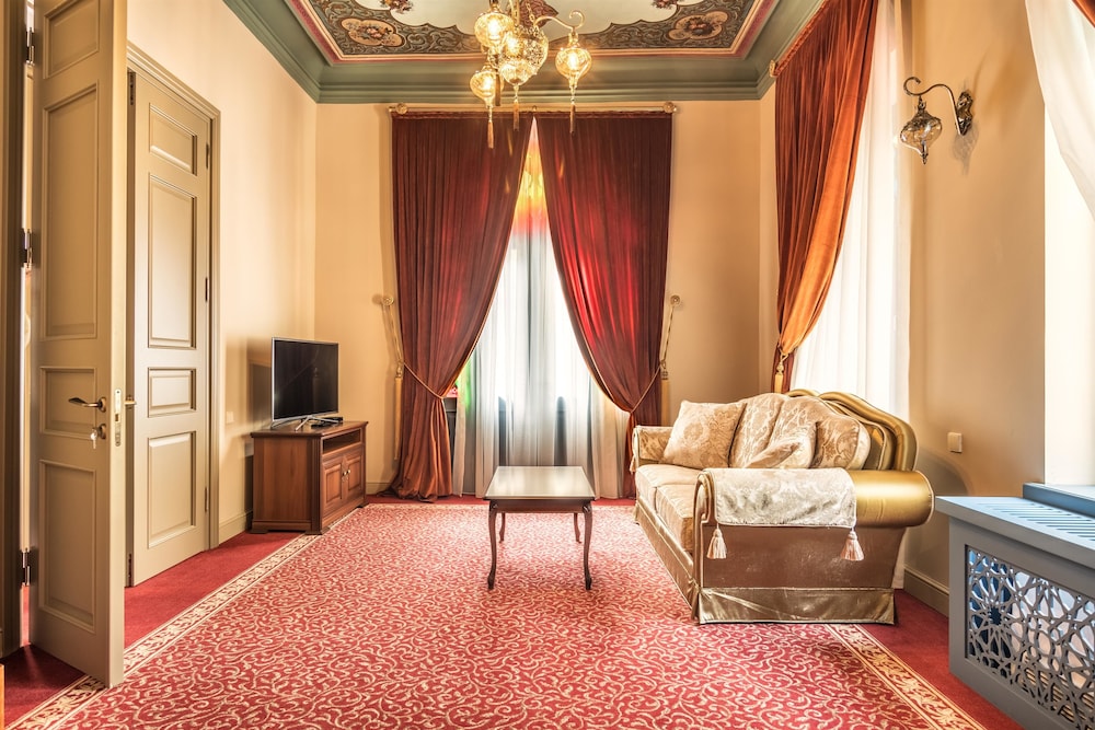 Golden Tulip Borjomi 21/73