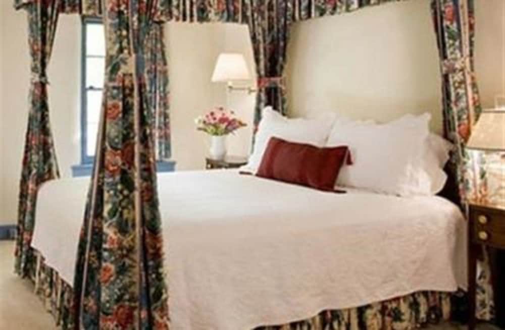 Fairville Inn 12/55