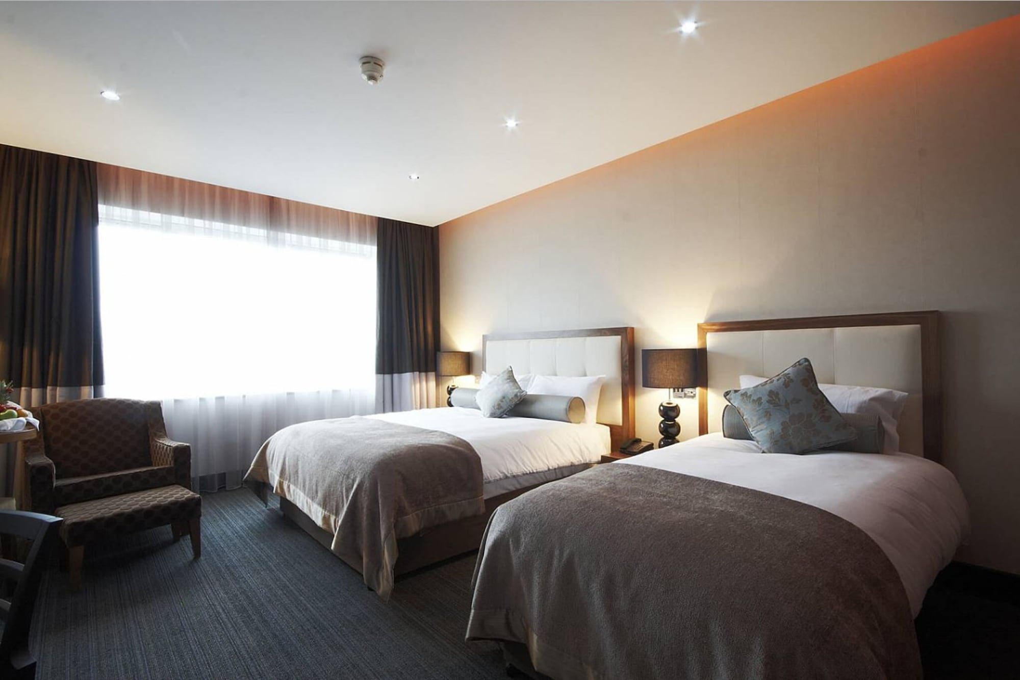 DELUXE, DOUBLE BED