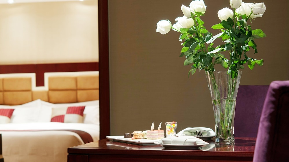 Shenyang Rich Gate Hotel 10/24