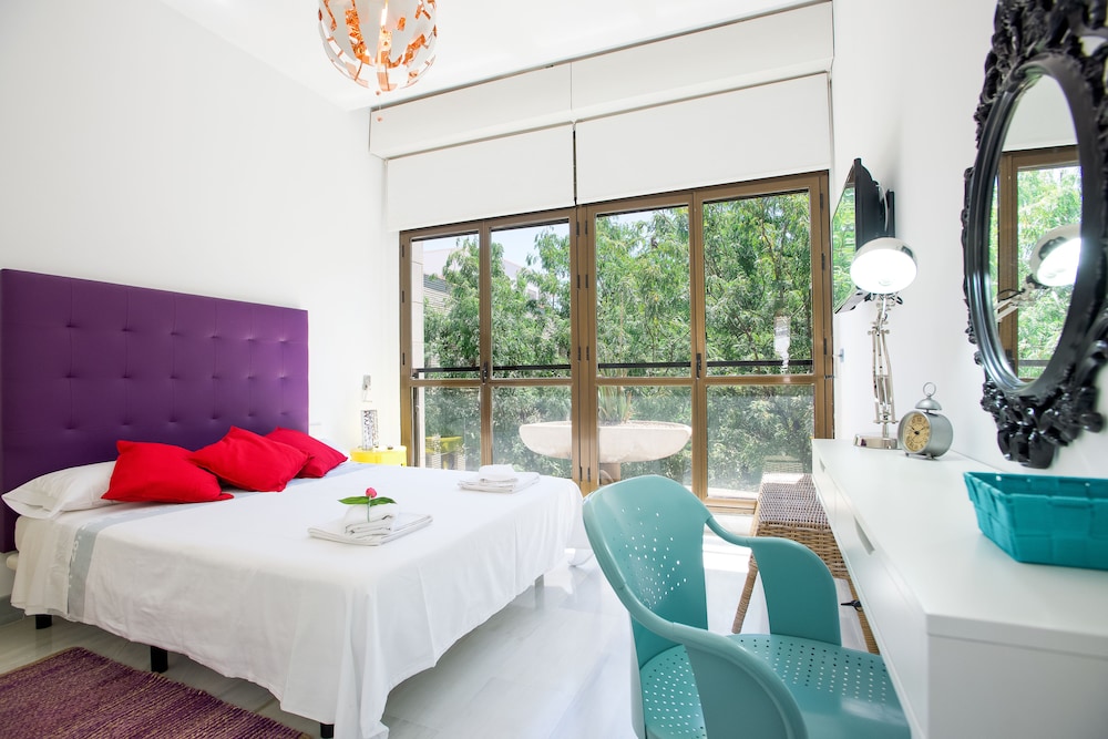 The Zentral Suites & Apartments 30/75
