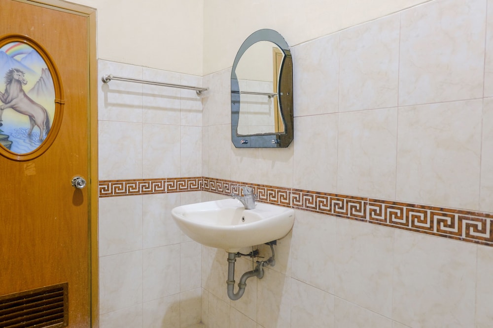 OYO 2643 Hotel Graha Prima 43/50