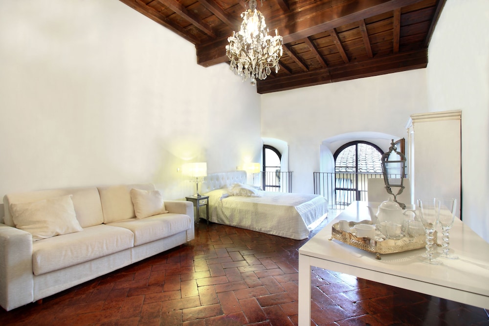 PALAZZO TOLOMEI RESIDENZA D'EPOCA 34/50