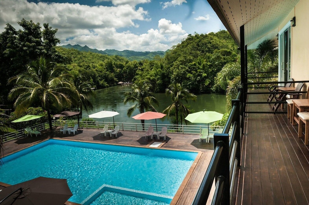 PECHMANEEKAN BEACH RESORT 68/71