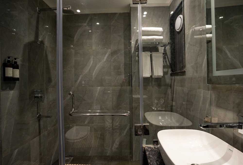 Regenta Inn Gurugram 50/50