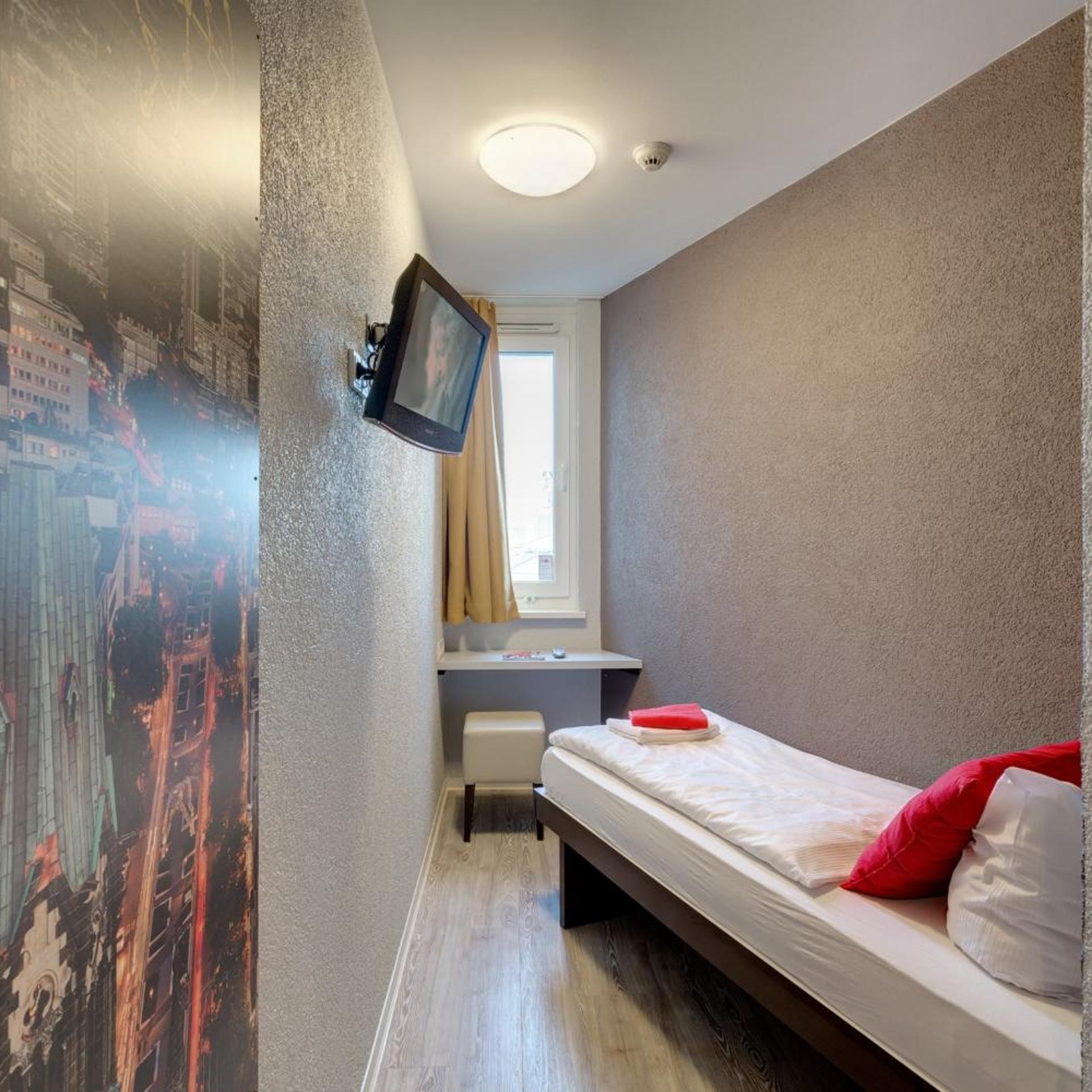 Meininger Hotel Berlin Hauptbahnhof 14/42