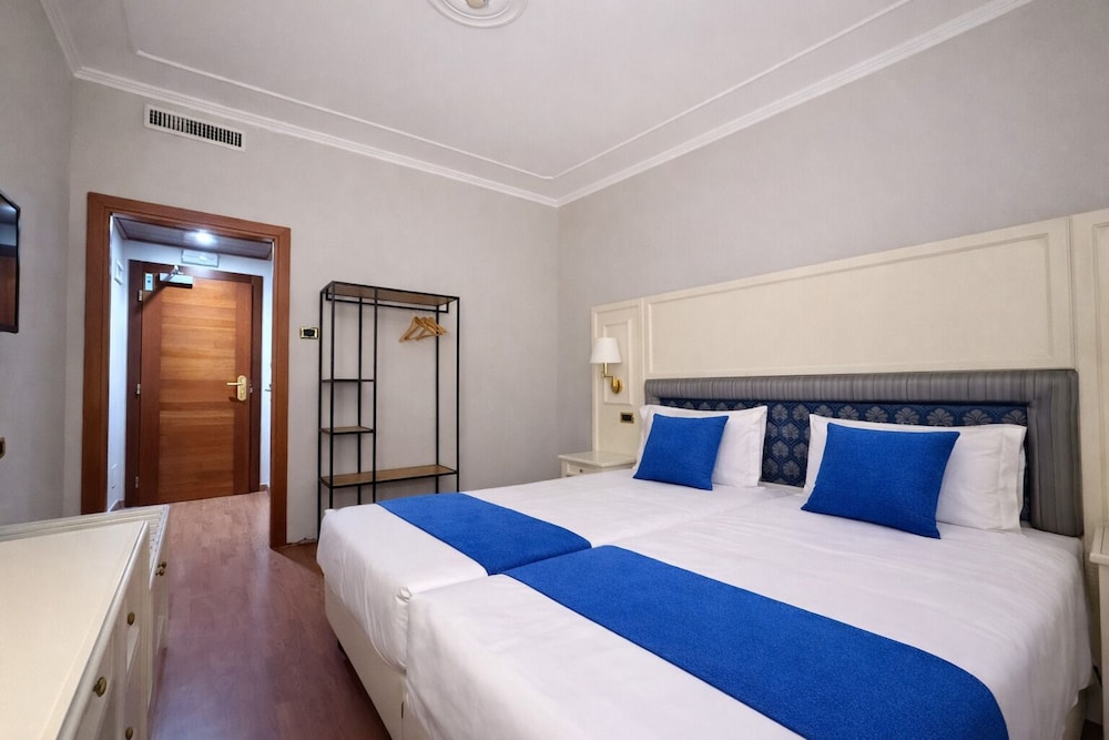 CLASSIC, DOUBLE OR TWIN BED