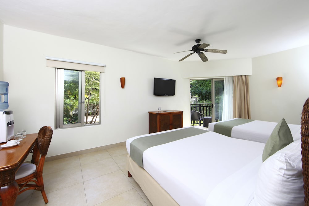 Select Club at Sandos Caracol All Inclusive - Adults Only Area 12/50