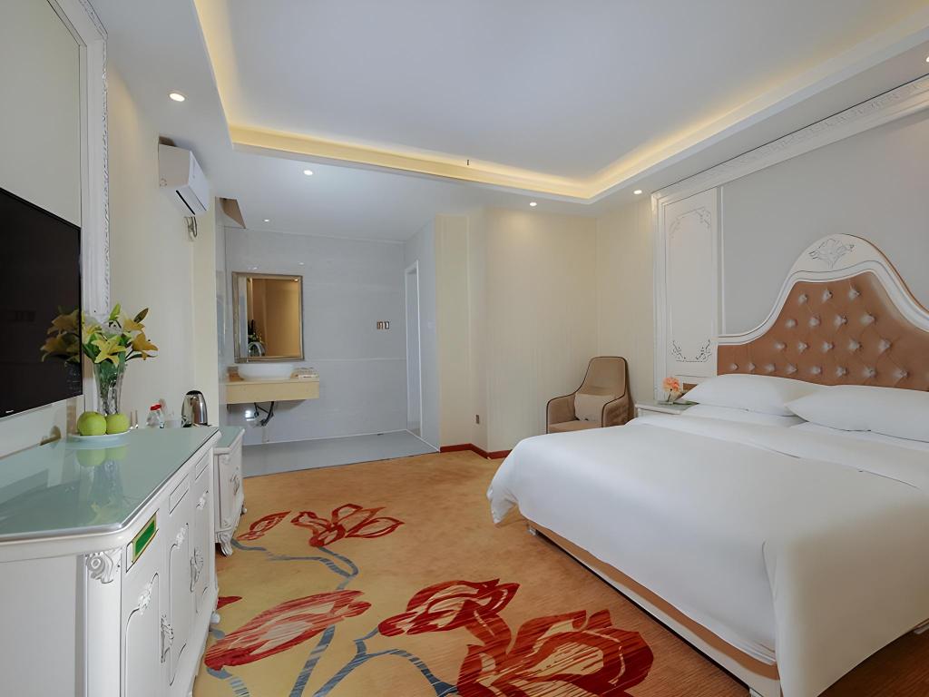 Vienna Classic Hotel (Kunming Changshui International Airport) 12/20