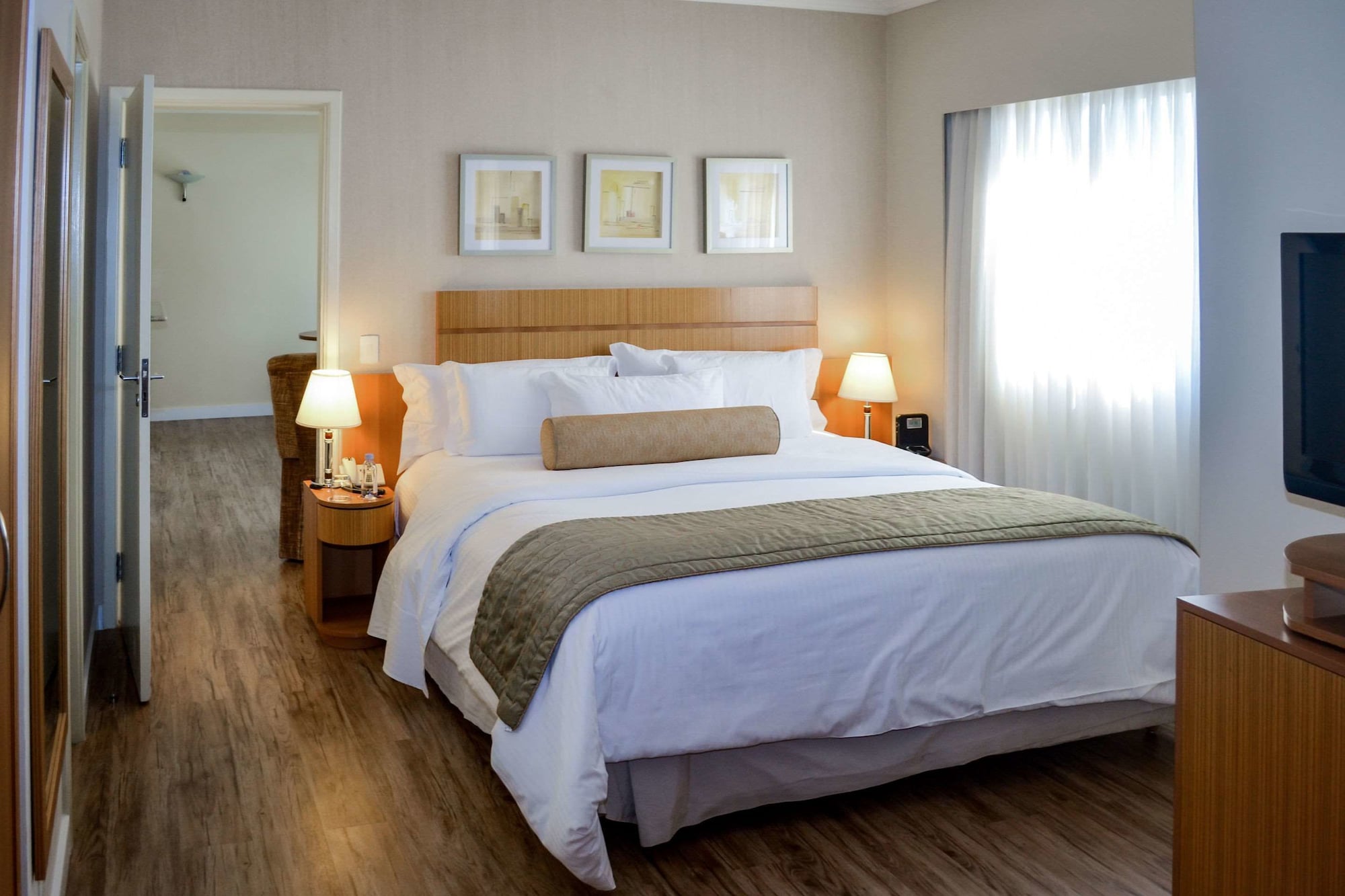 Business, Suite, Double Bed
