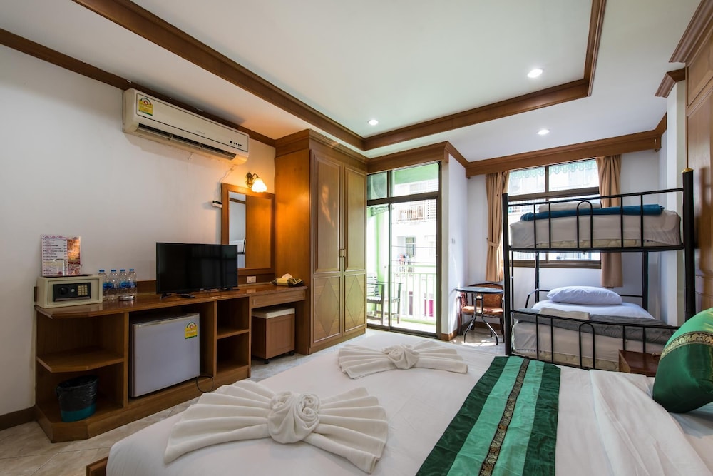 Magnific Guesthouse Patong 15/50
