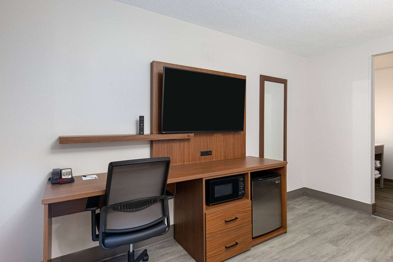 La Quinta Inn & Suites by Wyndham Nashville Airport 52/63