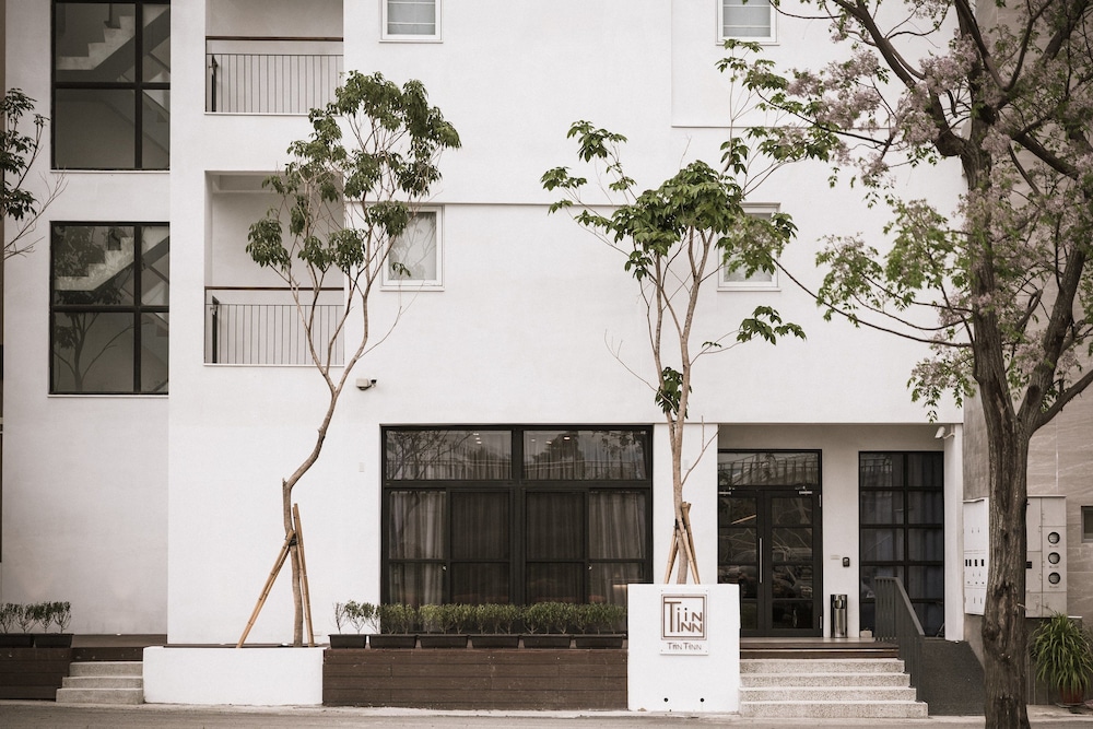 Tiin Tinn Rivershore B and B 6/50