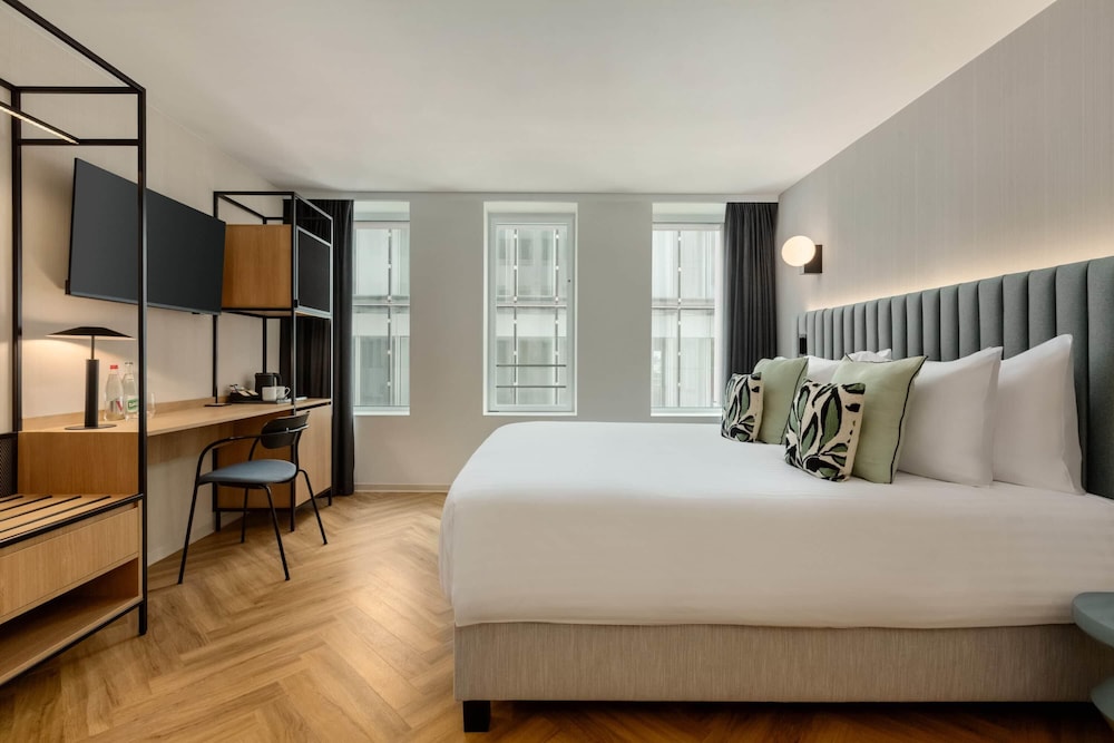 H4 Wyndham Paris Pleyel 45/87