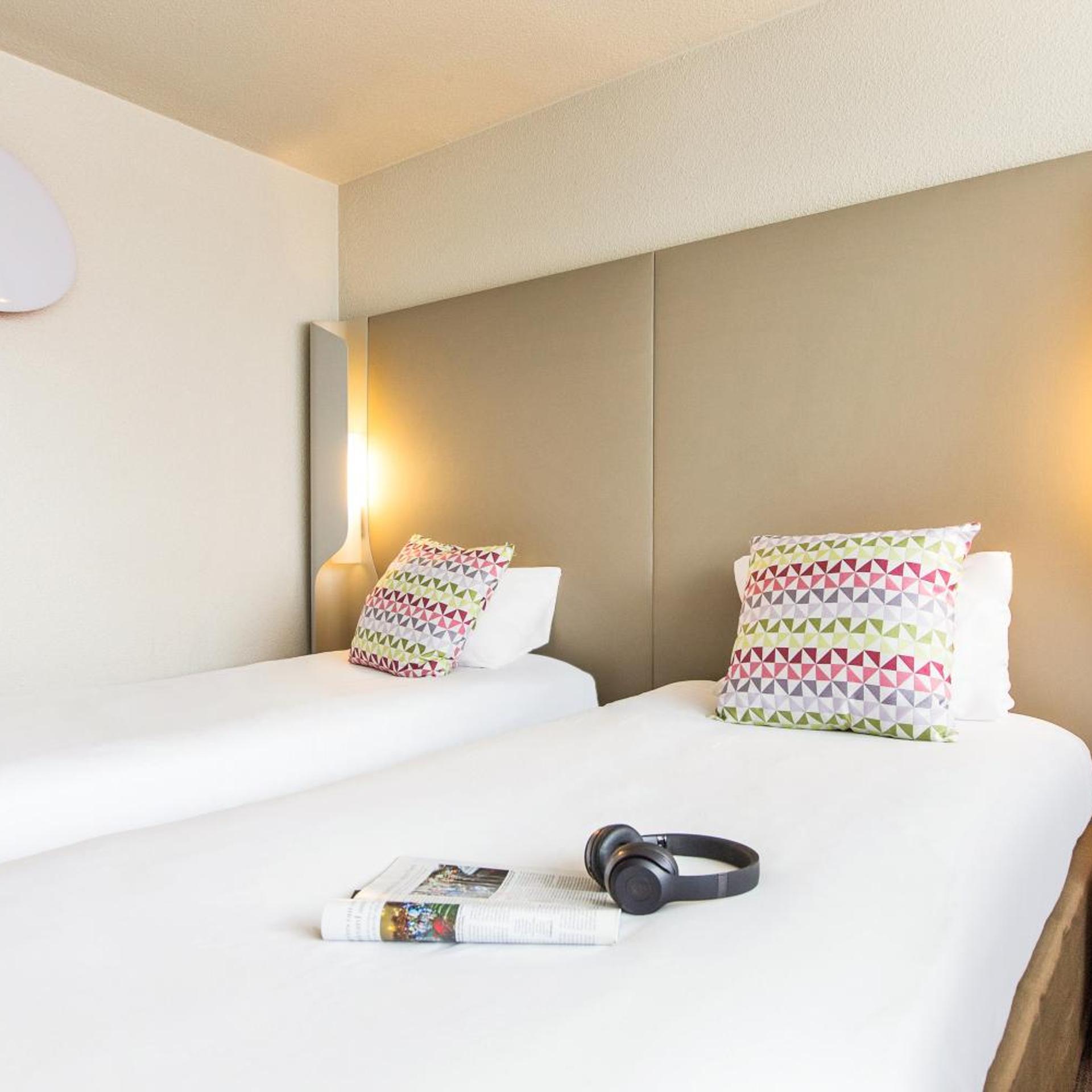 Next Generation, Twin Beds
