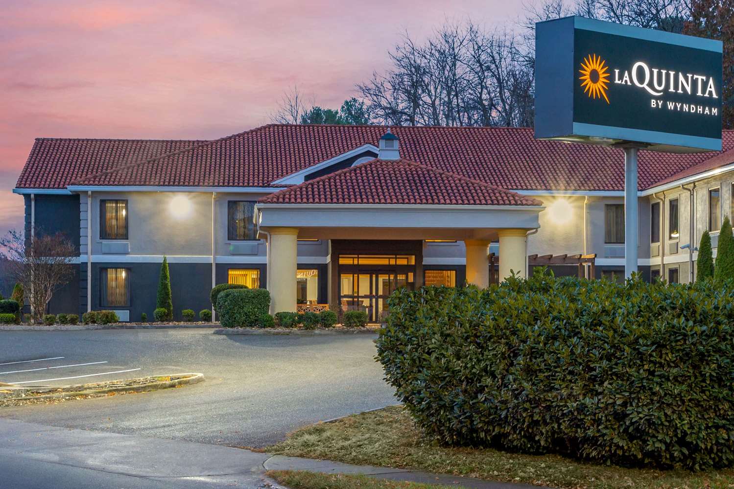 La Quinta Inn by Wyndham Radford 5/44