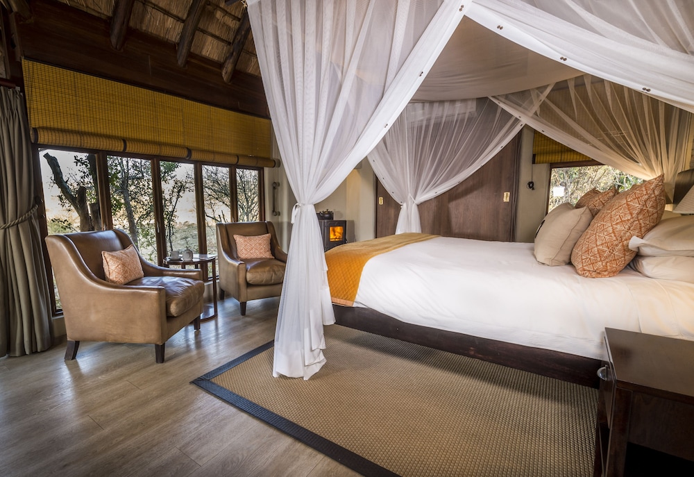 Room at Impodimo Game Lodge, Ramotshere Moiloa