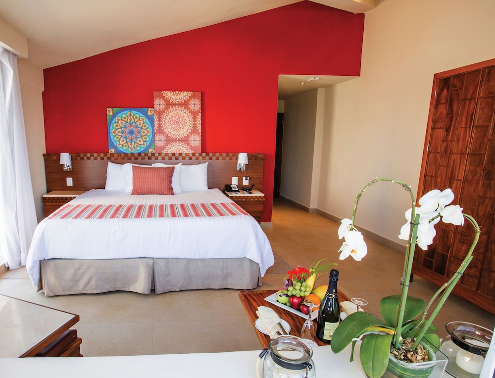 Sun Club, Romantic, King Bed, Ocean Front, Terrace