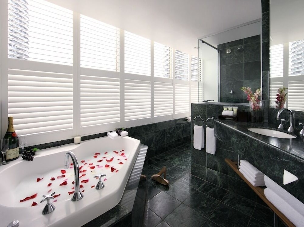 Sofitel Gold Coast Broadbeach 33/66