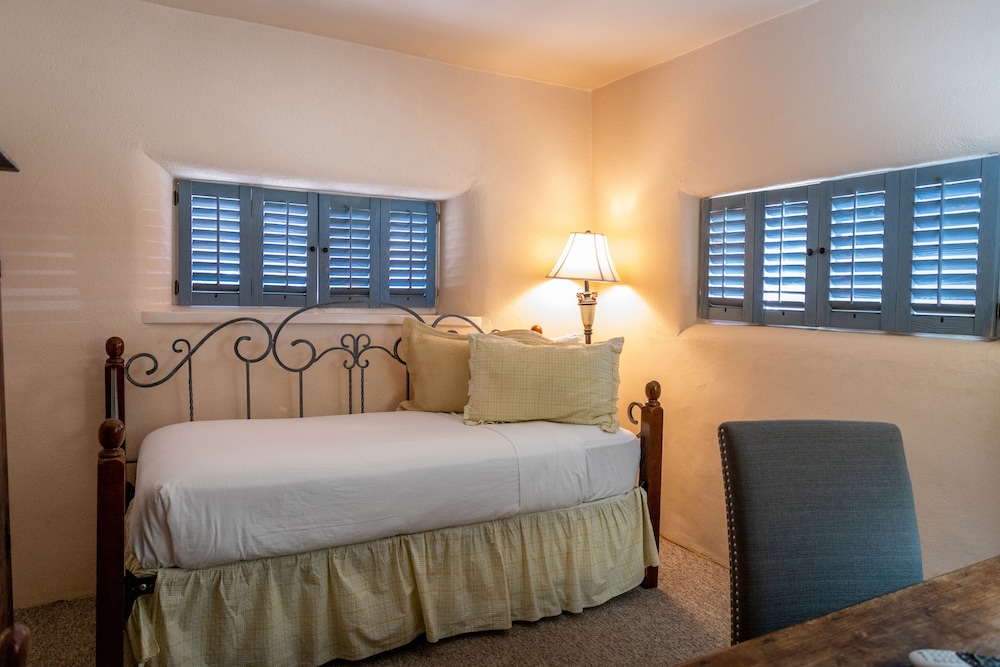 The Historic Taos Inn 20/80