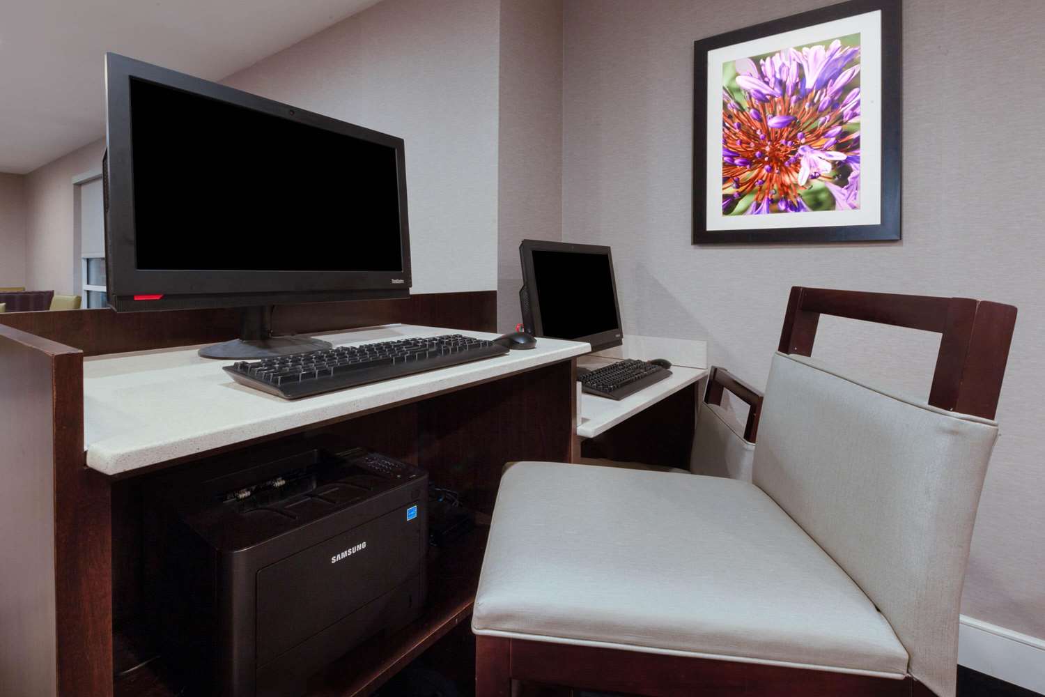 La Quinta Inn & Suites by Wyndham Detroit Utica 43/49